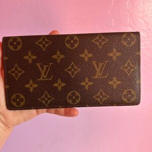 Louis Vuitton Monogram checkbook